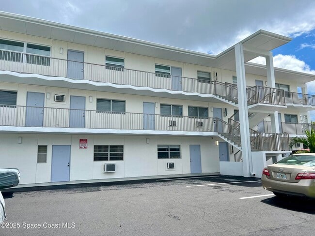 Building Photo - 1431 Oak St Unit 34 Rental