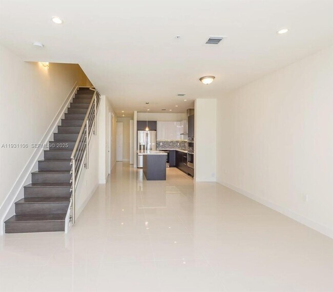 Photo - 6415 NW 102nd Path Unidad 207