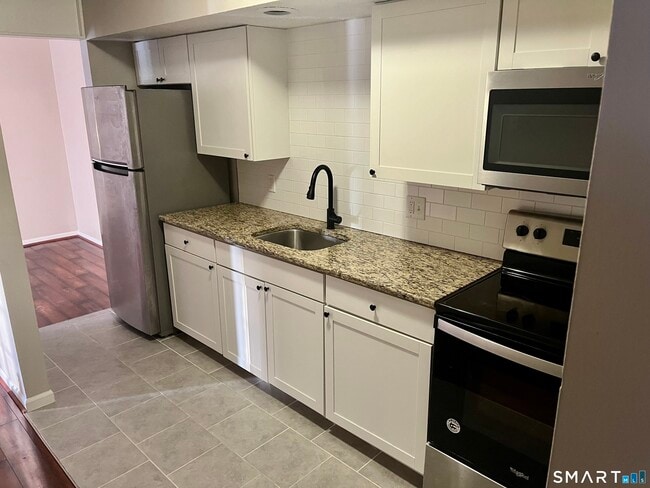 Photo - 105 Horse Pond Rd Unit APT F