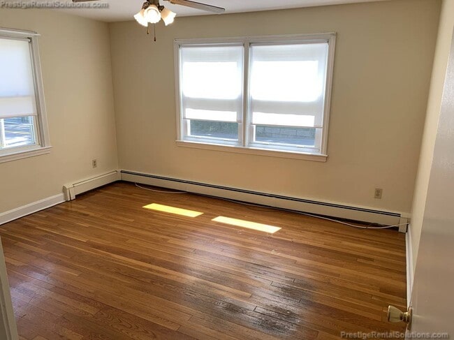 Building Photo - 226 Pearl St Unit 3 Rental