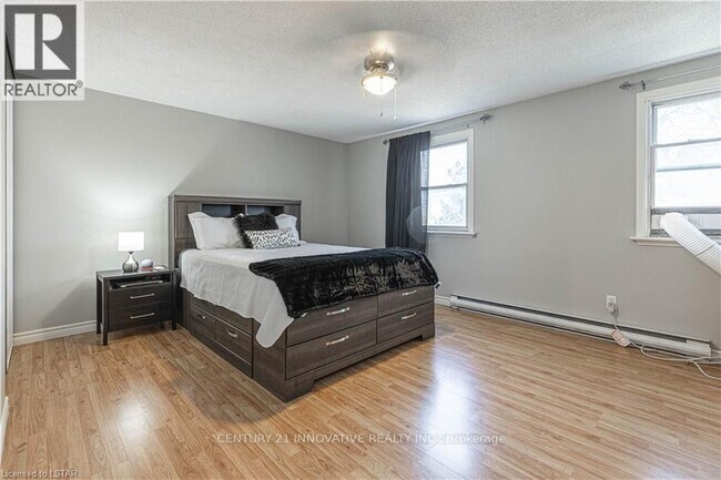 Photo - 1330 Jalna Blvd