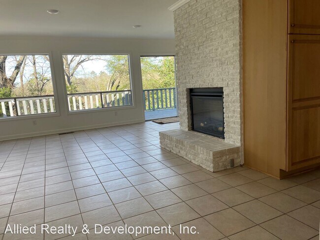 Photo - 4 br, 2.5 bath House - 1602 27th Avenue E