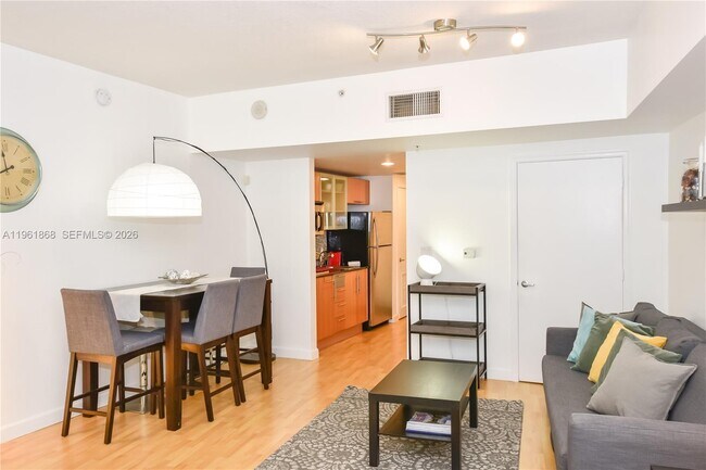 Photo - 1750 N Bayshore Dr Unidad 1211