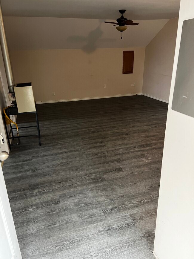 Photo - 6121 Main St Unit Upper