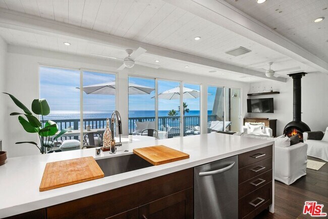 Photo - 11940 Whalers Ln