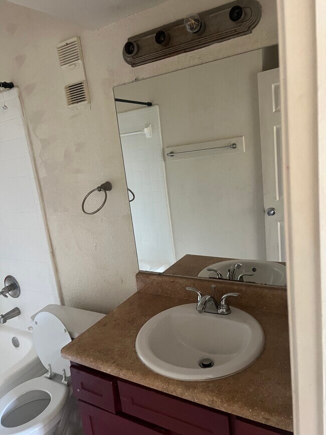 Photo - 8100 Creekbend Dr Unit 154