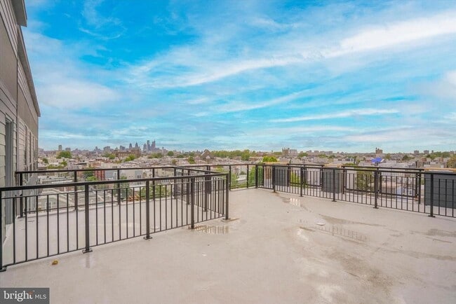 Photo - 2636 E York St Unit 606