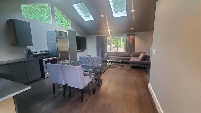 Photo - 157 Floral St