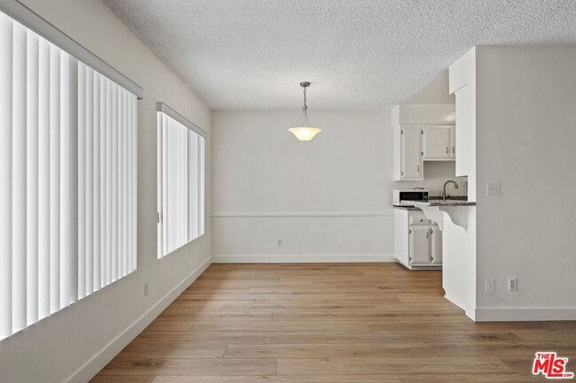 Photo - 11933 Darlington Ave Unit 4