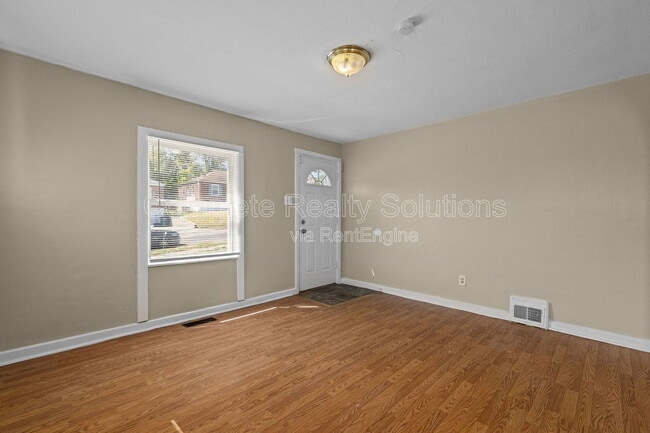 Photo - 7157 Garesche Ave