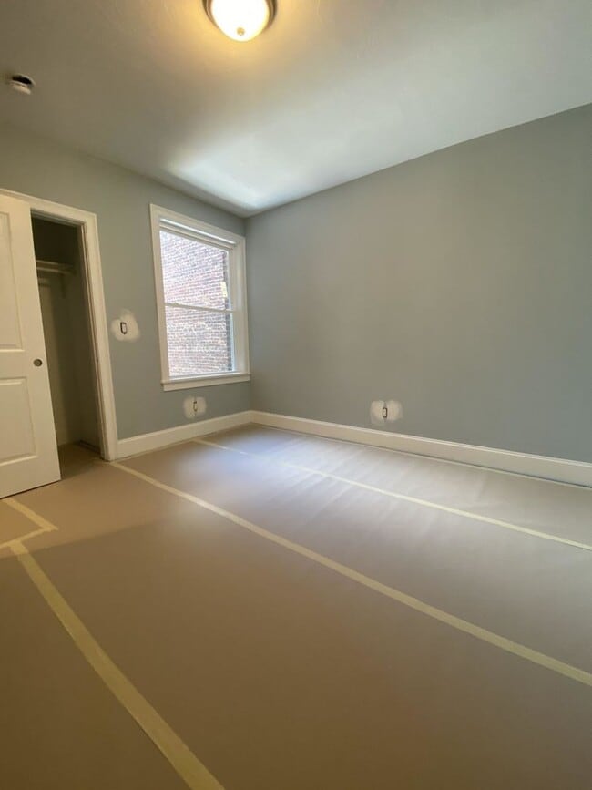 Photo - Fully Renovated, Central Heat/AC, Large bedrooms, Central Location. Laundry on a Site