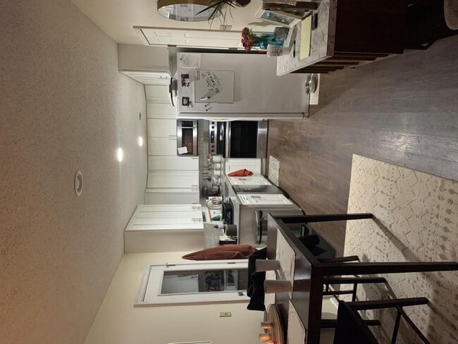 Photo - 625 W Edgewood St