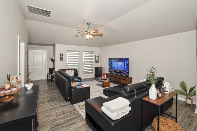 Photo - 3/2/2 Rental in the Meadows ~ 1743 Wesleyan!