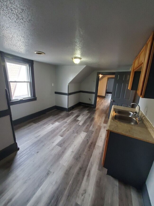 Photo - 330 W Concordia Ave Unit 330A - Upper