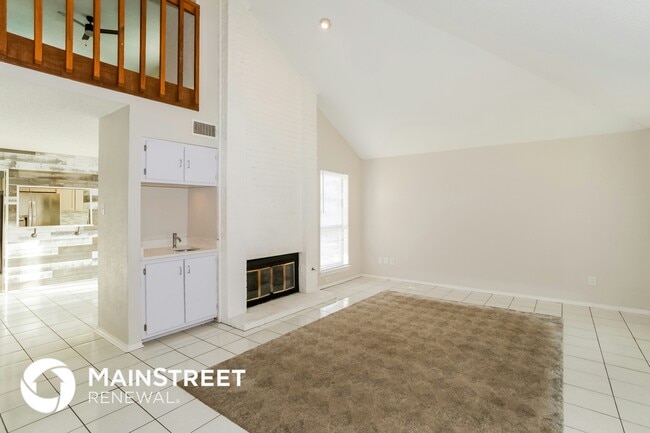 Photo - 1210 Fox Hollow