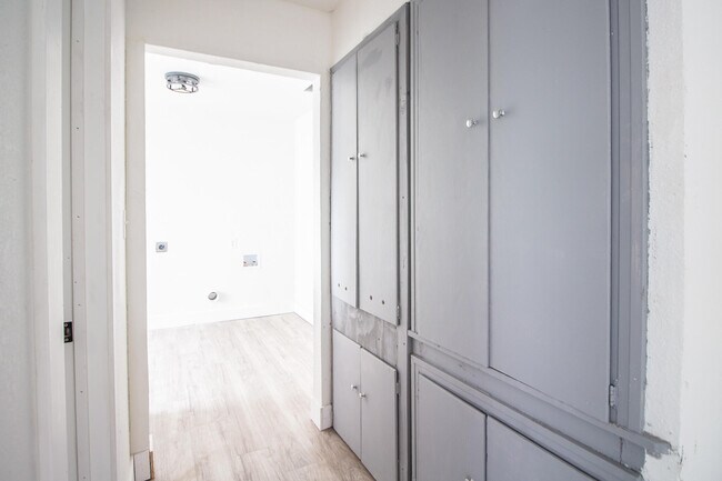 Photo - 302 Avenue U