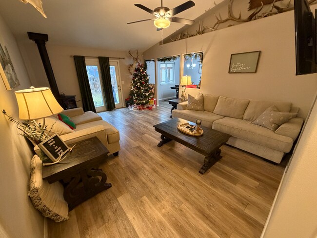 Photo - 1740 Peregrine Dr