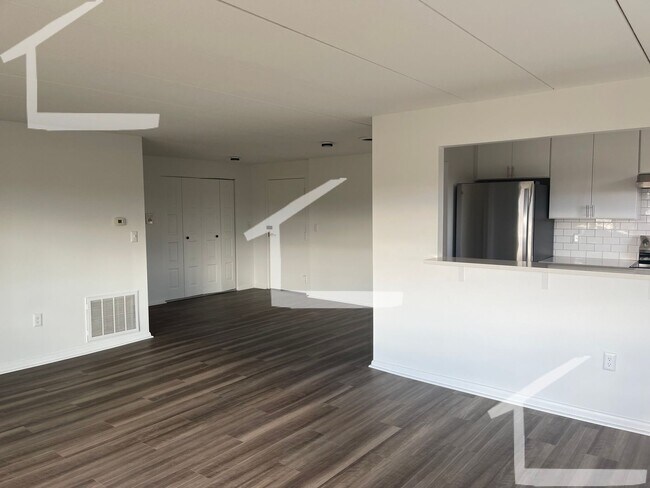 Photo - 2Br/2Bth, ready to move in, Great Locaton!