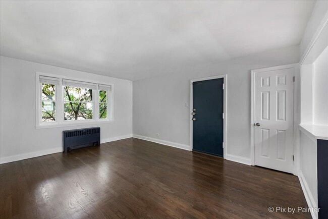 2715 W Berwyn Ave