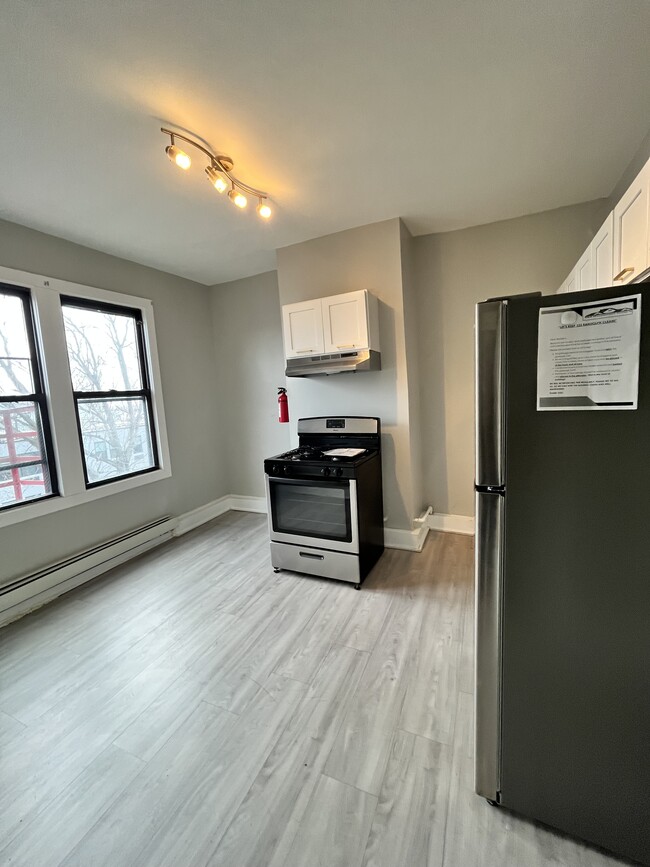122 Randolph Ave 3R - 120 Randolph Ave Unit 3R