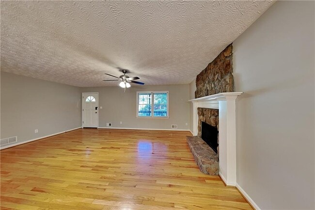 Photo - 5225 Shadow Wood Dr