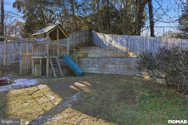 Photo - 303 Mansfield Rd