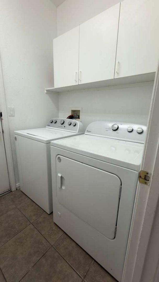 Photo - Spacious 4 Bedroom Home with loft!