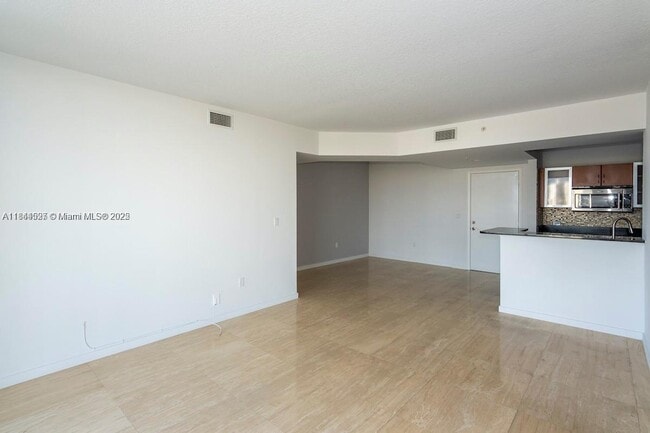 Photo - 18800 NE 29th Ave Unit 803