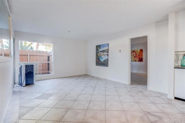 Photo - 4730 Noyes St Unidad 111