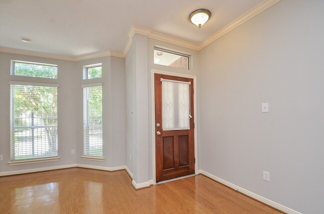 Photo - 1929 Calumet St