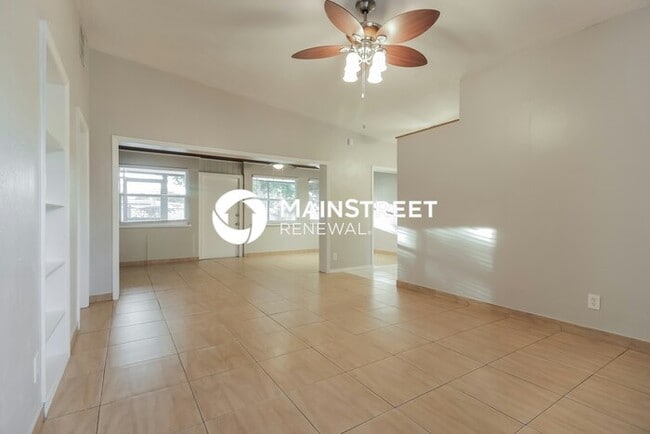 Photo - 4 Bedroom Pet-Friendly Home in Orlando, FL with Main Street Renewal