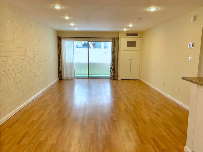 Photo - 11750 W Sunset Blvd Unidad 114
