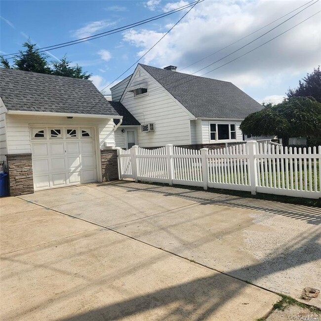 Photo - 30 Montgomery Ave