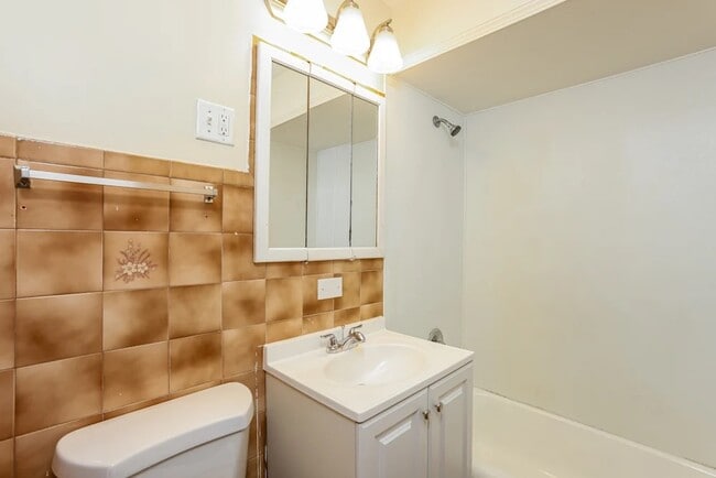 Photo - 2033 N Carlisle St