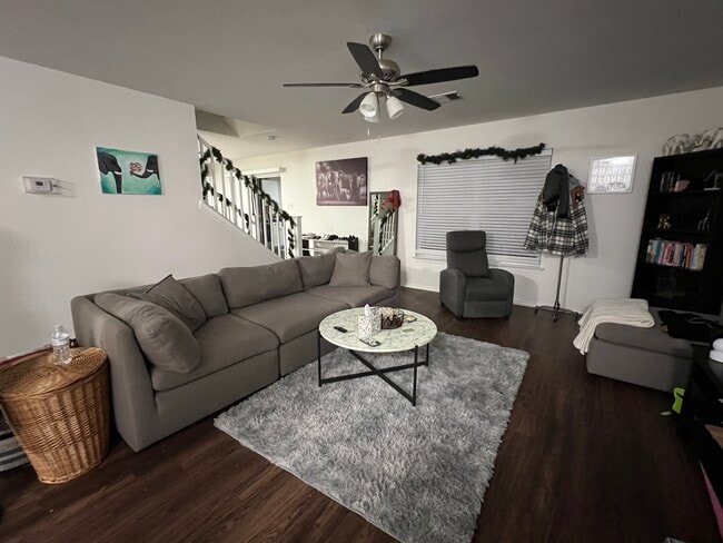 Building Photo - 1213 Deerhound Pl