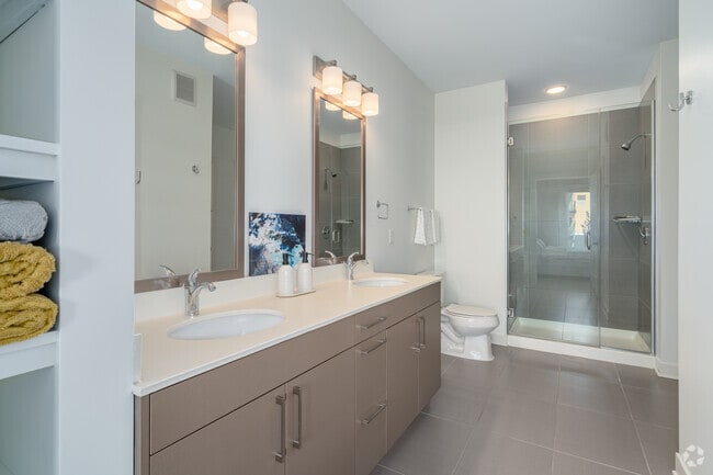 1BR, 1BA - 814SF - Bathroom