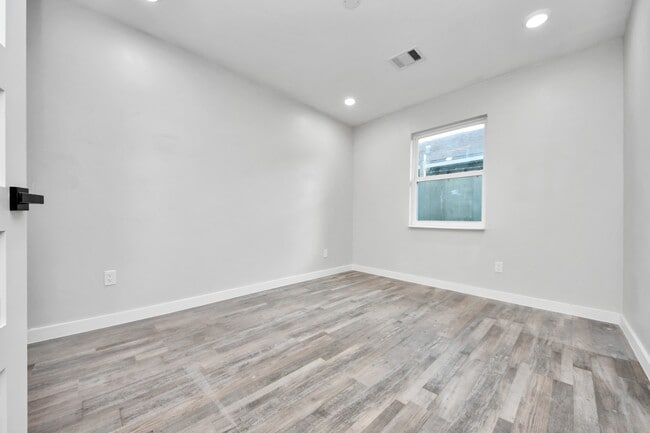 Building Photo - 6201 Batterson St