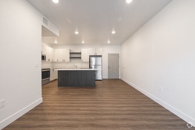 2BR, 2BA - 974SF - Dining Room/Kitchen
