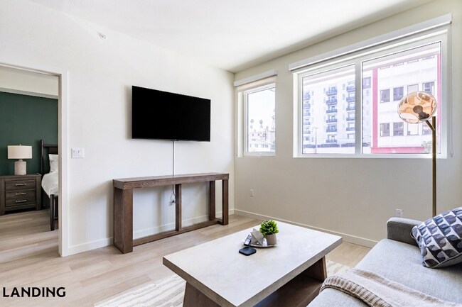 549 S Harvard Blvd Unit 212