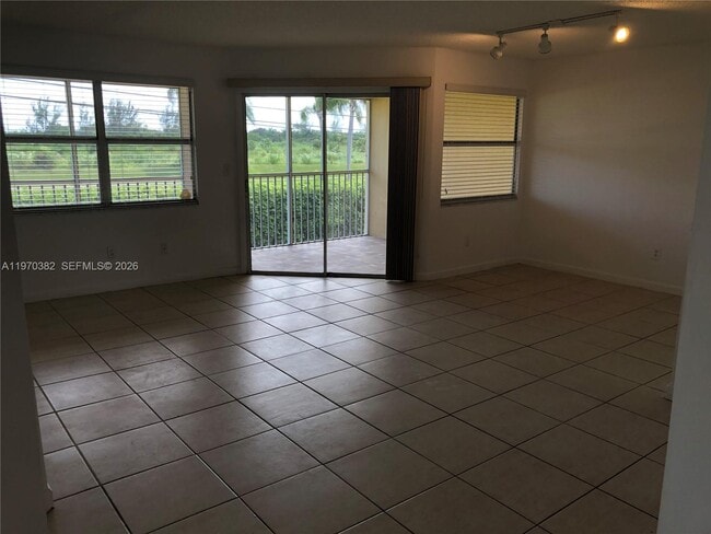Photo - 2268 SE 27th Dr Unidad 202-7F