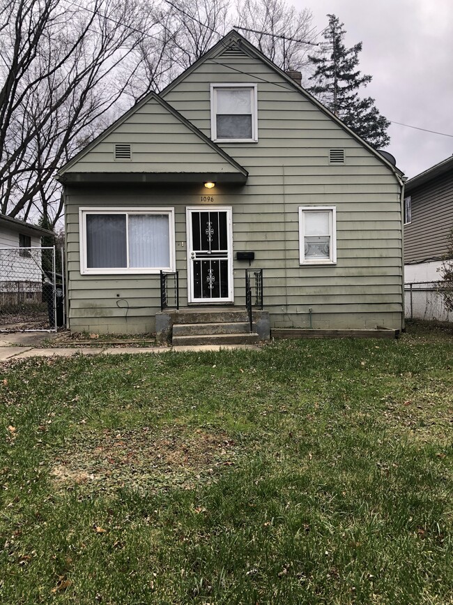 Photo - 1096 Silvercrest Ave Casa