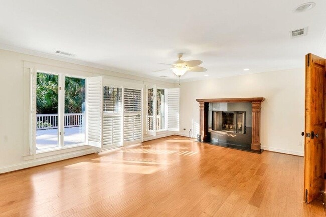 Photo - 12 Rose Hill Way