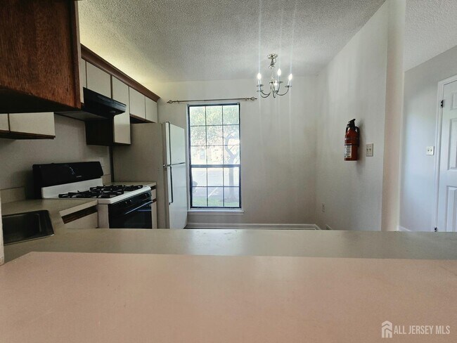 187 Hampshire Ct