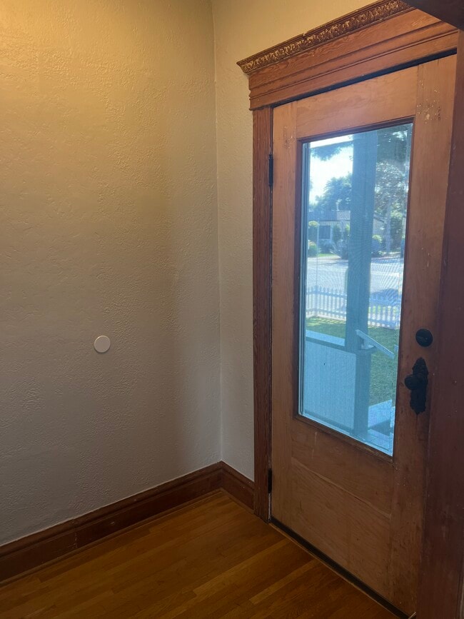 Photo - 4190 Lincoln Ave