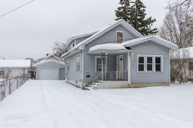 Photo - 2319 Hecker Ave