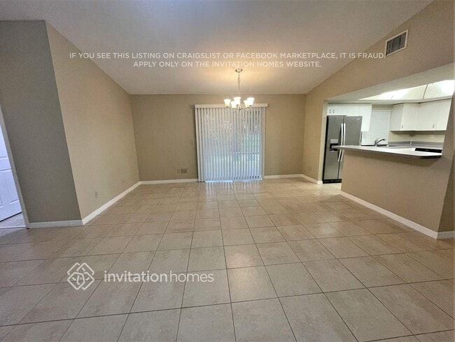 211 SE Santa Barbara Pl