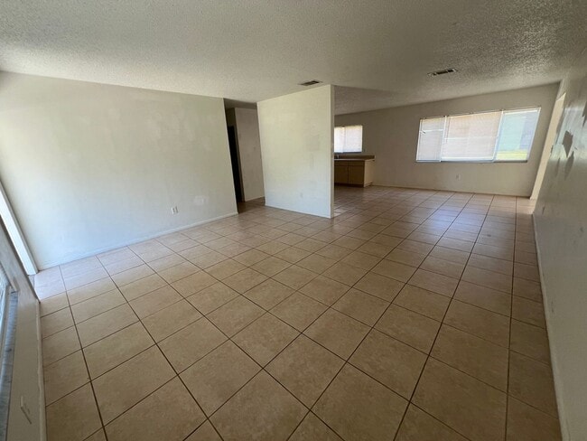 Photo - AVAIL 10/15 -- $1,295 ** Annual ** 3 Bed /...