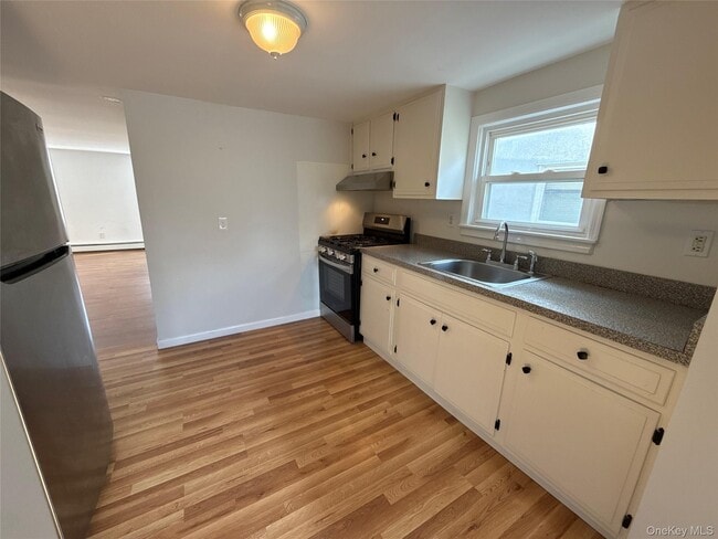 Photo - 49 1/2 Elm St Unidad 2