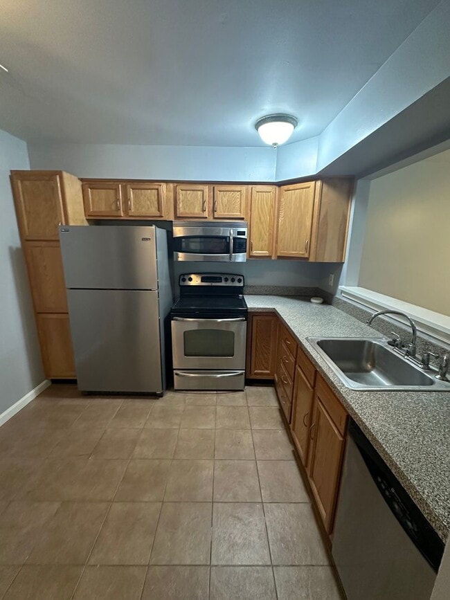 Photo - Crestwood 2 bed 1 bath Condo Available Now