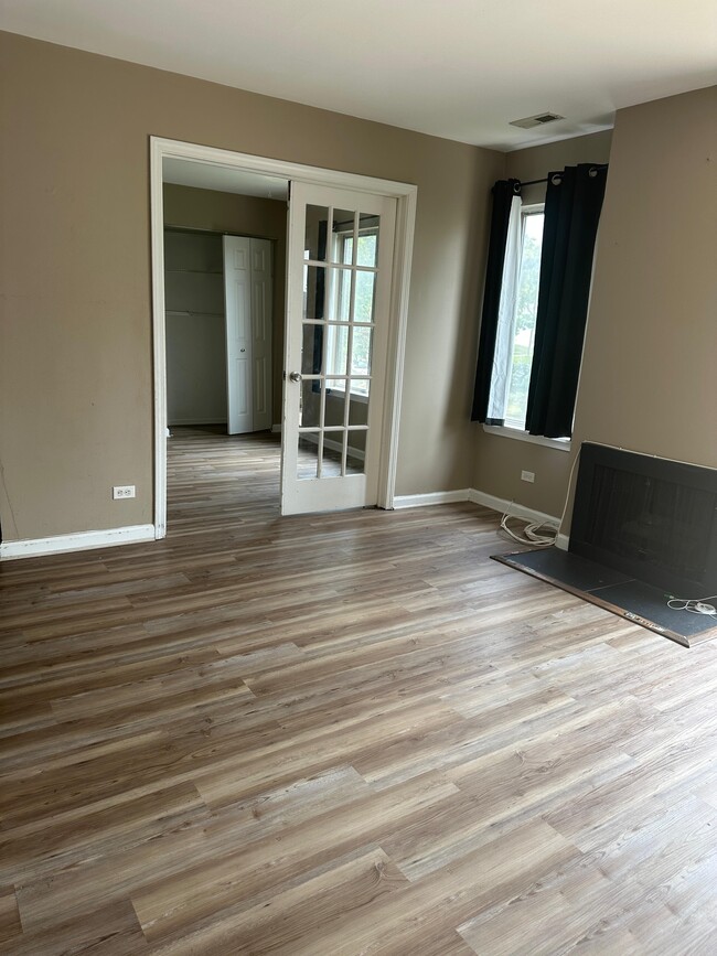 Building Photo - 320 Springlake Ln Unit D
